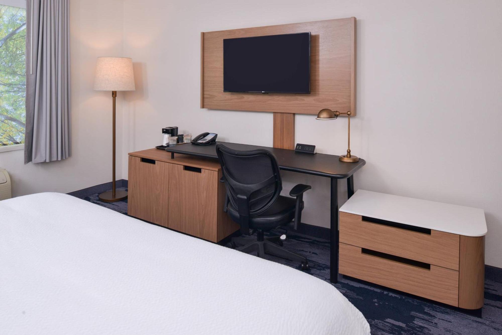 Fairfield & By Marriott Pittsburgh Hotel