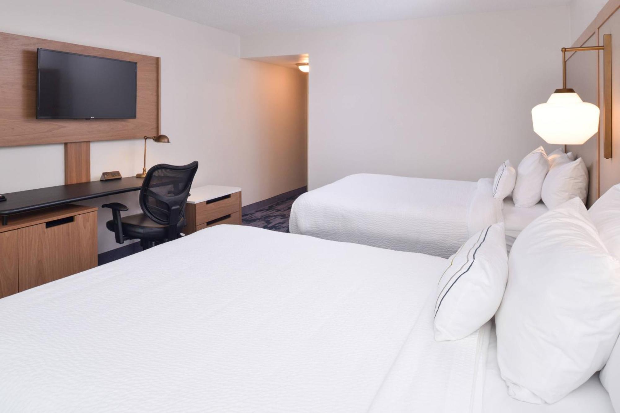 Fairfield & By Marriott Pittsburgh Hotel New Stanton