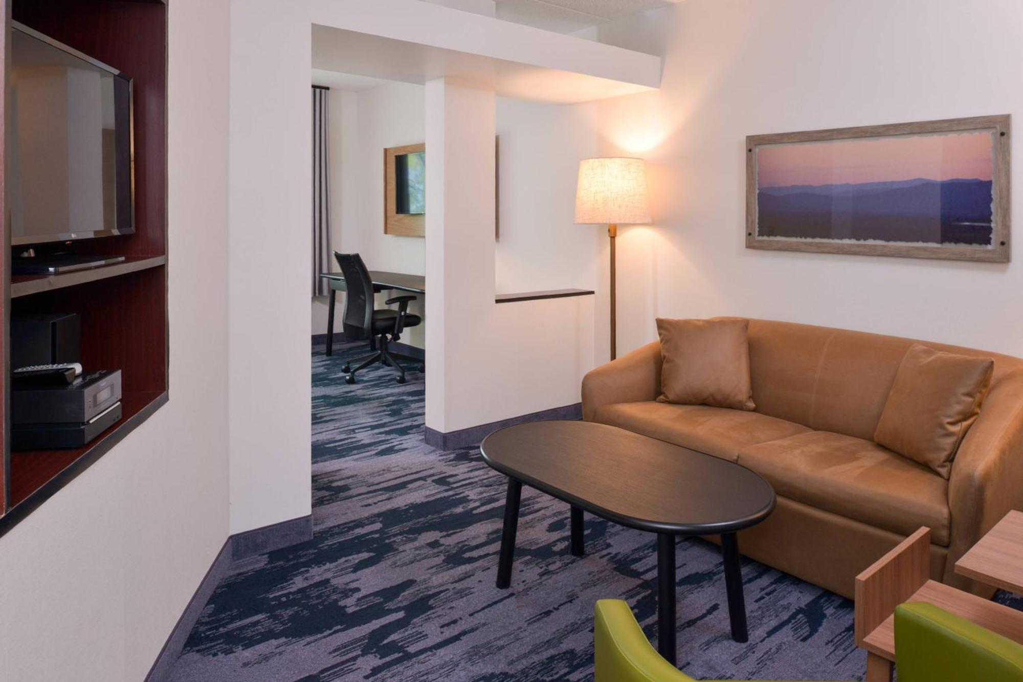 Fairfield & By Marriott Pittsburgh